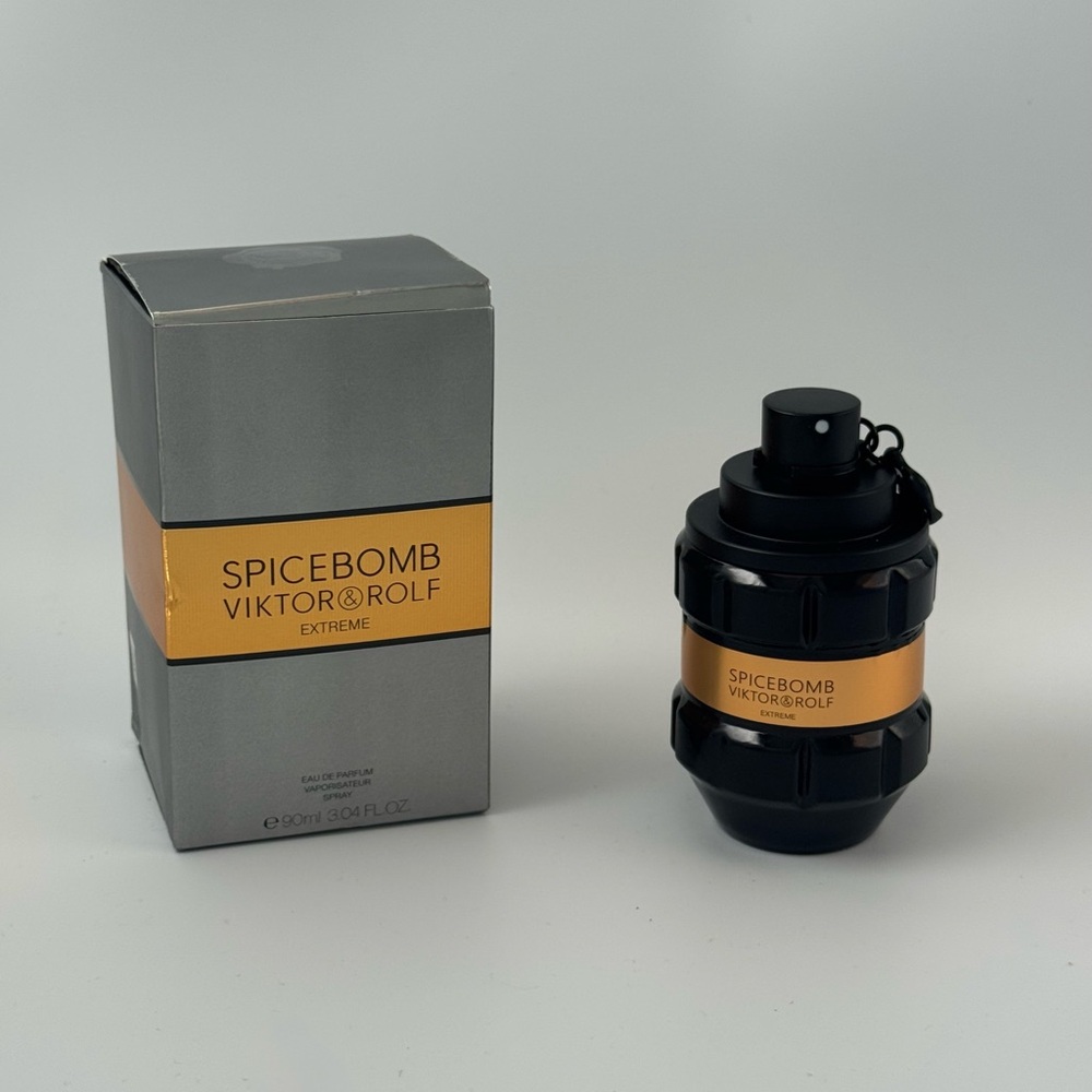 Viktor & Rolf Spicebomb Extreme Black and Gold Bottle